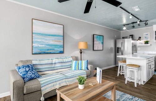 Holden Beach Condo | "Starfish" - Canal Condo, 2 Bedrooms/1.5 Bathrooms