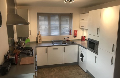 St Austell House | Starfish Cottage- private beach and within a short walk of Charlestown