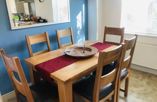 St Austell House | Starfish Cottage- private beach and within a short walk of Charlestown
