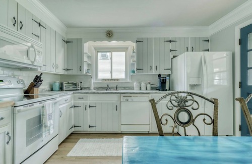 Charlotte House | Starfish House, Charlotte Beach, Rochester, NY