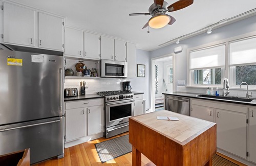 Baileys Harbor House | Starflower Cottage- Vintage Charm on the Lake