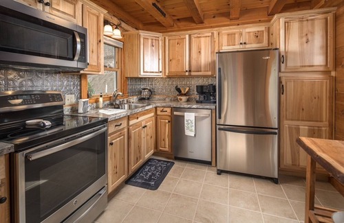 Boone Cabin | Stargazer Cabin-Where the mountains meet the sky!