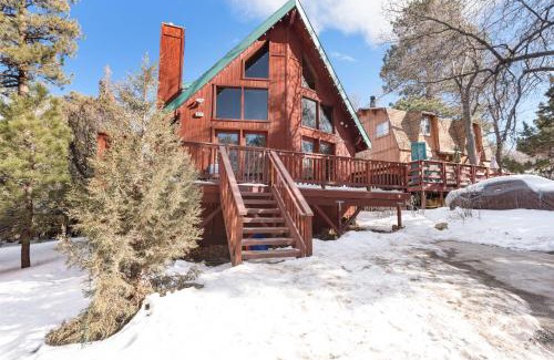 Sugarloaf Ski Chalet | STARGAZER-Your Luxurious Cozy Affordable Getaway