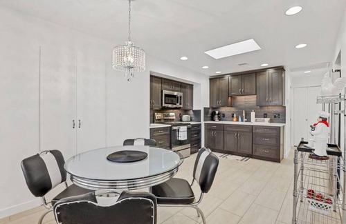 Sedona House | Stargazer’s Inn, Red Rock Views! 1 mi. to Uptown