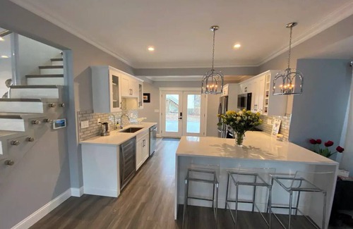 Williams Bay House | Starlake: A fully remodeled boutique style cottagen