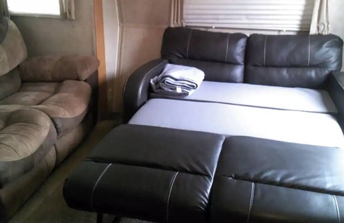 Utopia House | StarLight Budget RV