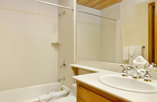 Castle Glen Estates House | Starlight Vistas-1524 by Big Bear Vacations
