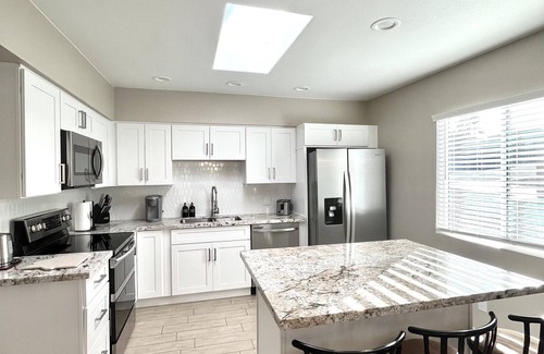 Westside Development House | Starr Pass Hideaway- 10 mins to Downtown, U of A, Golf and Trails!