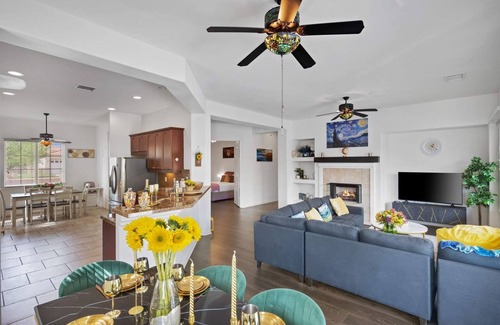 Desert Hot Springs House | “Starry Night Escape” House with Saltwater pool, jacuzzi, pool, PS4, tennis.