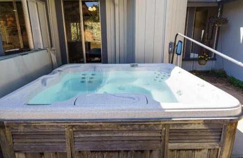 Oakhurst House | Starry Pines- Hot Tub