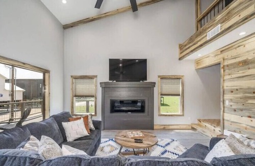 Glenwood House | Start your new “Family Tradition” at the Caddo River