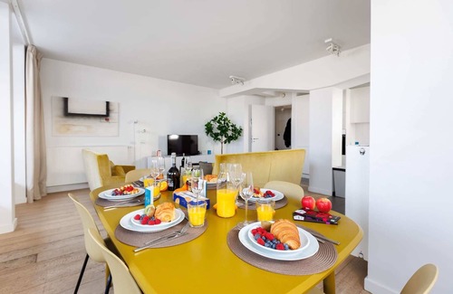 Postel Apartment | Stassart VI - Three Bedroom Apartment, Sleeps 6