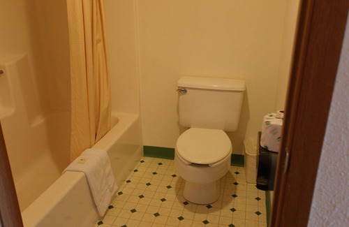 Maugansville Hotel | State Line Inn