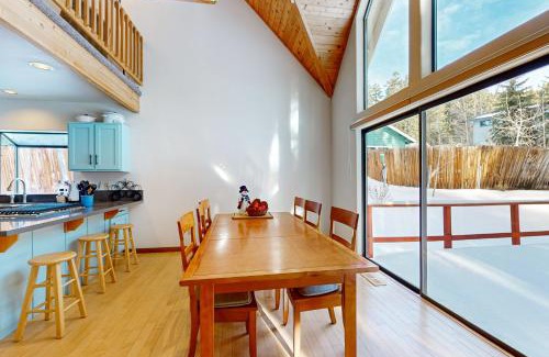 Upper Kingsbury House | Stateline Serenity