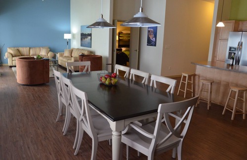 Holland Condo | Staterooms 2Q, Waterside View, Heated Pool, Near Holland State Park Beach