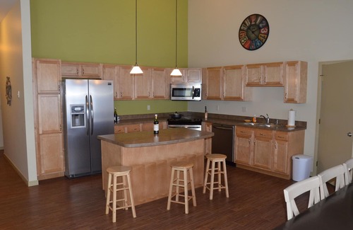Holland Condo | Staterooms 2Q, Waterside View, Heated Pool, Near Holland State Park Beach