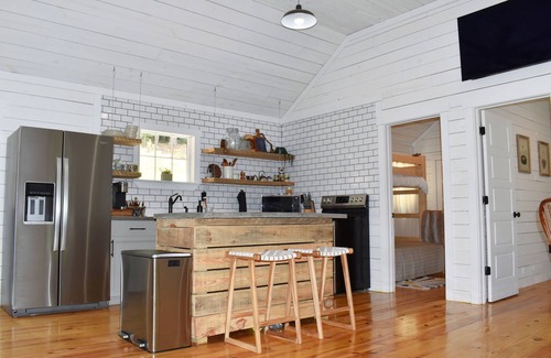 Clarkesville Cabin | Station 91 | Cabin Near Helen | SAUNA & CEDAR TUB