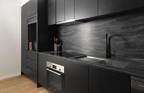 Warburton Apartment | Station Hideaway with Private Spa