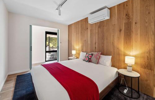 Warburton Apartment | Station Hideaway with Private Spa