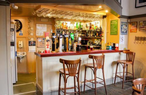 Melrose Hotel | Station Hotel And Restaurant