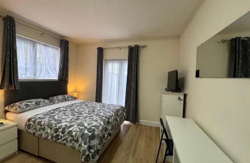 Kensal Green Apartment | Station Lodge