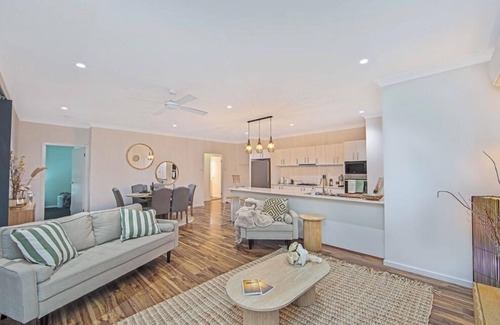 Murrays Beach House | Stay a while | Murray’s Beach Lux Coastal Retreat | Family & Pet-friendly(p.o.a)