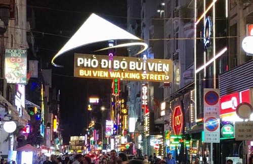 Bach Dang Riverside House | Stay and foody - 200m Bui Vien walking street