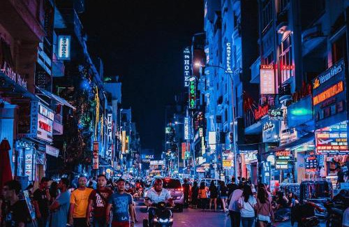 Bach Dang Riverside House | Stay and foody - 200m Bui Vien walking street