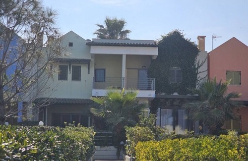 Pefkochori Villa | Stay at Beachfront Villa Lilia in Pefkohori, Halkidiki for a Dreamy Vacation