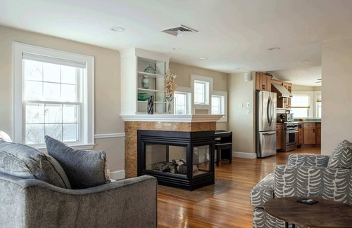 Beverly House | Stay at Beverly Shops