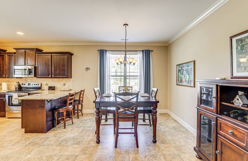 Taylors House | Stay at Jo’s Taylor Retreat: 9 Mi to Greenville!