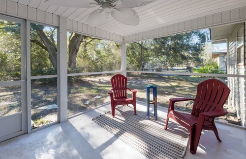 Panacea House | Stay at Panacea Palms, a charming 3/2 less than 1 mile from local boat ramp!