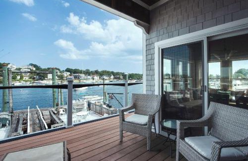 Gloucester House | Stay at The Neck