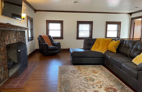 La Follette House | Stay at the Rock, Ride the Blue!
