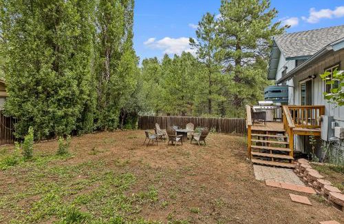Flagstaff Ski Chalet | Stay at the Spacious and Stunning Pinecone Lodge! Privacy! Dogs Ok!