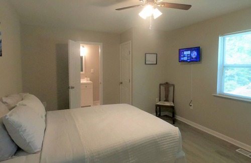 Crestline Heights House | Stay at The Style - Remodeled & 9 Min. to DT