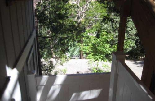 Arrowbear Lake Cabin | Stay at this centrally located mountain home!