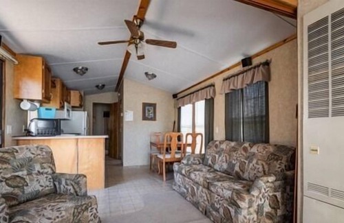 Neillsville Apartment | Stay at this quaint home perfect for the traveling outdoors enthusiasts not far from Lake Arbutus.