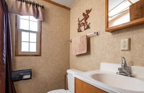 Neillsville Apartment | Stay at this quaint home perfect for the traveling outdoors enthusiasts not far from Lake Arbutus.