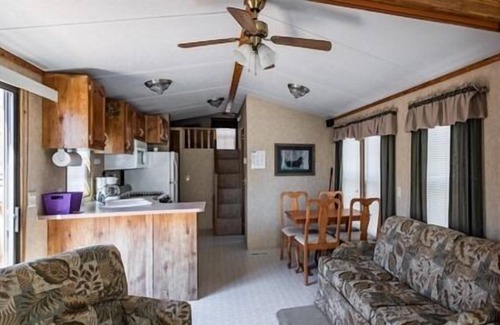 Neillsville Apartment | Stay at this quaint home perfect for the traveling outdoors enthusiasts not far from Lake Arbutus.