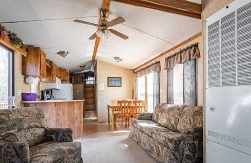 Neillsville Apartment | Stay at this quant home perfect for the traveling outdoors enthusiasts not far from Lake Arbutus.