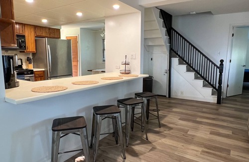 Paw Paw Lake House | Stay at Canopy Cabin, a Lakeview Retreat