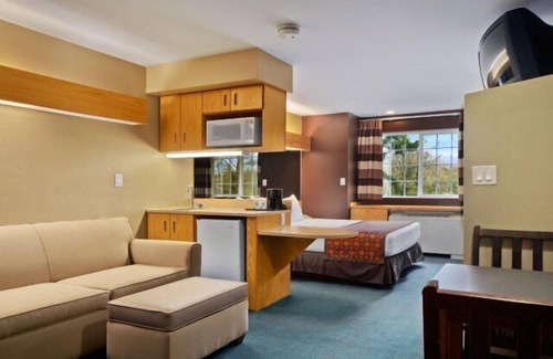 Elma Hotel | Stay Beyond Inn & Suites