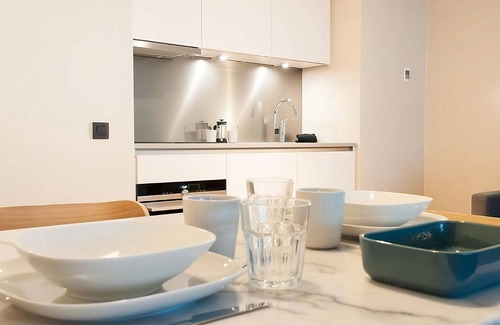 Jewish Quarter House | Stay Close to MoMu Antwerp! 4 Family Rooms with Kitchens and City Views!