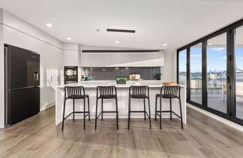Devonport Apartment | Stay Devonport - 3 Bedroom Penthouse