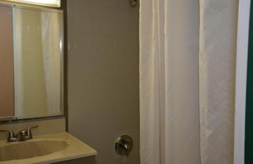Terrell Heights Hotel | Stay Express Inn Near Ft. Sam Houston