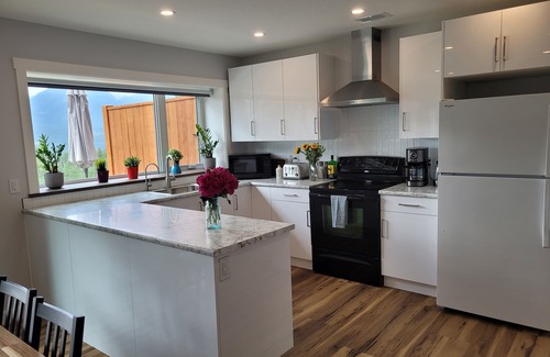 Golden House | Stay Golden - Monashee House