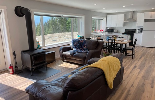 Golden House | Stay Golden - Monashee House