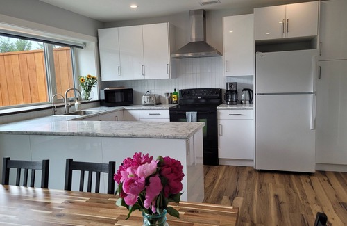 Golden House | Stay Golden - Monashee House