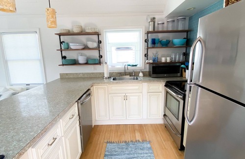 Ocean Beach House | Stay here!-Newly Renovated Beach House (steps to beach)